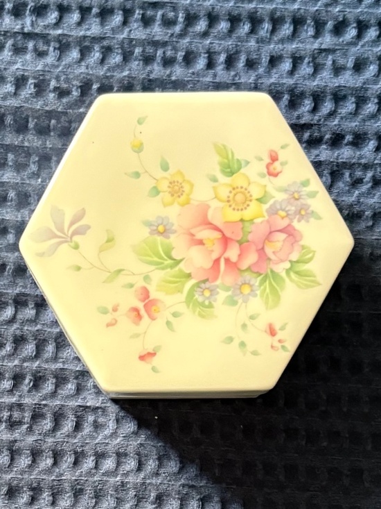 Royal Doulton Other - Vintage Collectible 1985 Royal Doulton Summer Bouquet Hexagonal Box and Lid